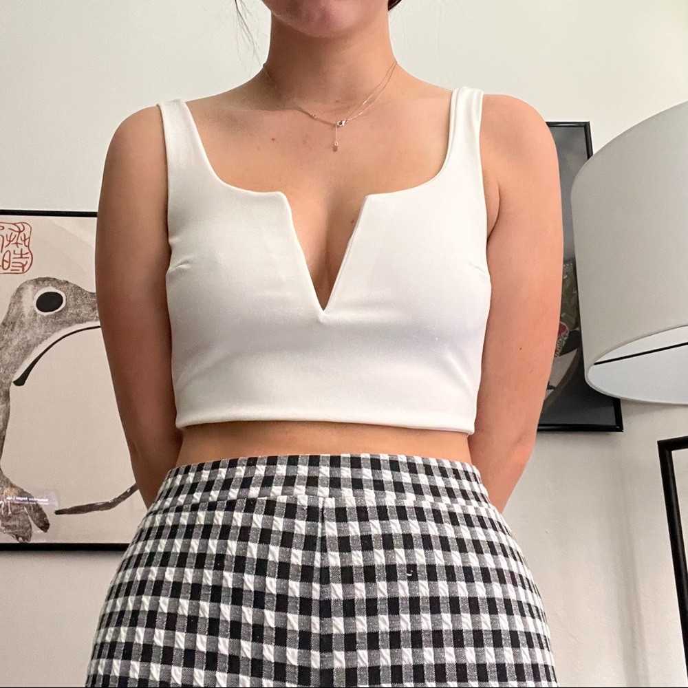 S - Structured white tank